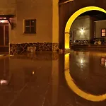 La Casa Cave אוצ'יסר