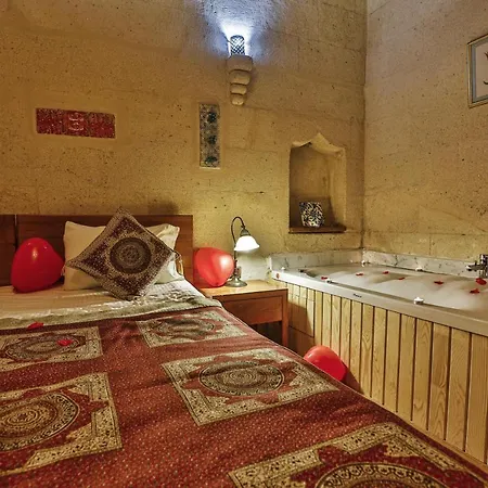La Casa Cave 3*