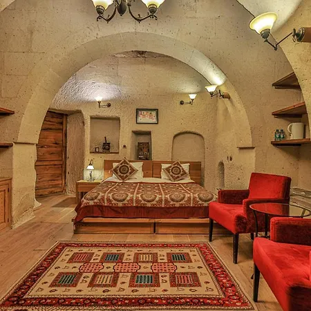 La Casa Cave 3*