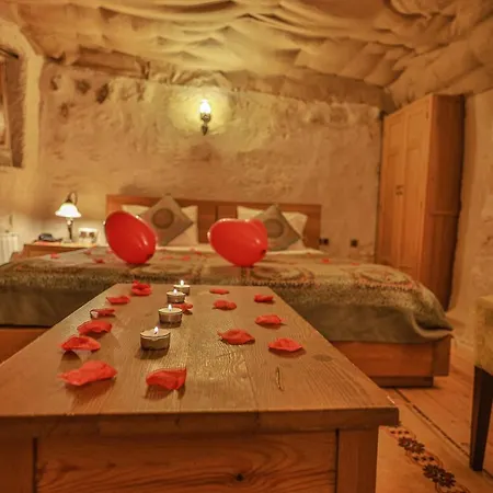 La Casa Cave 3*