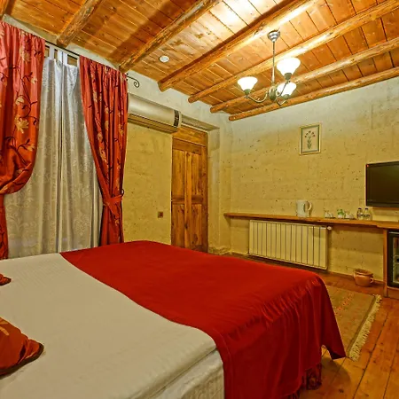 La Casa Cave فندق أُتْشيسار