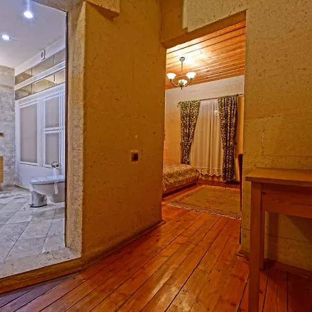 La Casa Cave