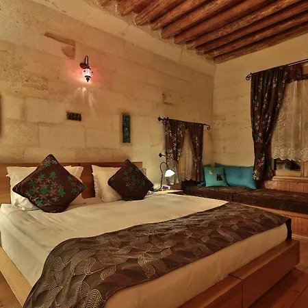 Hotel La Casa Cave