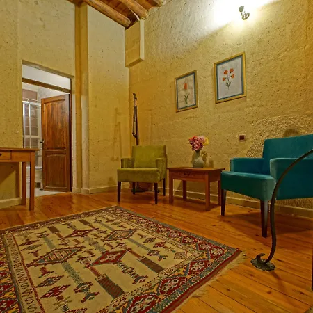 La Casa Cave 3*