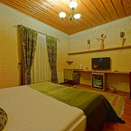 La Casa Cave 3*