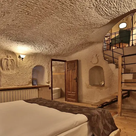 La Casa Cave