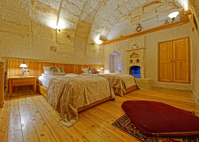 La Casa Cave Szálloda 3*